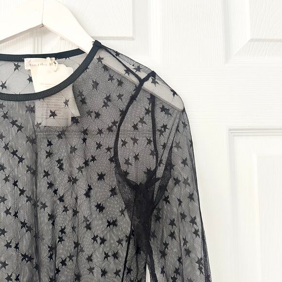 Hem & Thread NWT Black Mesh Long Sleeve Star Embroidered Base Layer Tee M/L - Picture 5 of 7